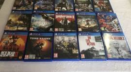 PlayStation 4 + 2 Controller + 15 Giochi