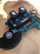 Makita DGA 900 Z 36 V Brushless Smerigliatrice + 2 Batterie 4.0 Ah + Caricabatte