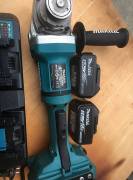 Makita DGA 900 Z 36 V Brushless Smerigliatrice + 2 Batterie 4.0 Ah + Caricabatte