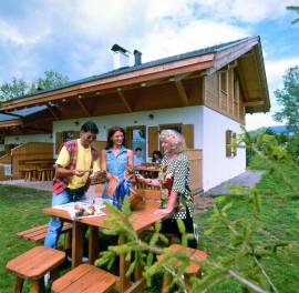 CAMPING VILLAGGIO IN TRENTINO AVVIATO PARI AL NUOVO