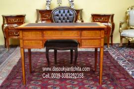 Scrivania stile Luigi XVI a cinque cassetti cm. 109