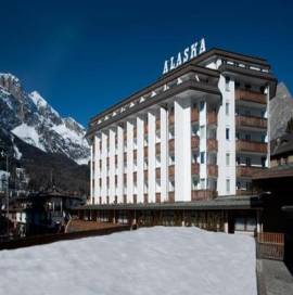 QUOTA DI COMPROPRIETÀ DI SUITE IN ALBERGO 4 STELLE A CORTINA D’AMPEZZO