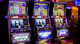 BAR CON SLOTS  IN QUARTIERE POPOLARE