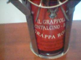 bottiglia di grappa montalcino