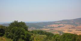 Piccolo agriturismo con vista mare e colline