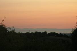 Piccolo agriturismo con vista mare e colline