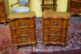 Antica coppia di comodini stile Barocco veneto