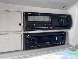 IVECO STRALIS 310 EEV FURGONATO CON PEDANA