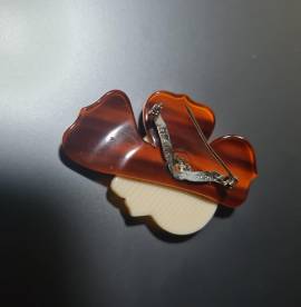 Léa Stein Paris spilla vintage stile Art Deco, in acetato di celluloide laminato . Mai indossata mar Léa Stein Paris spilla vintage stile Art Deco, in acetato di celluloide laminato . Mai indossata mar