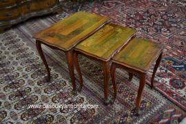 Set di tavolini a incastro stile Luigi XV con intarsio stile Boulle