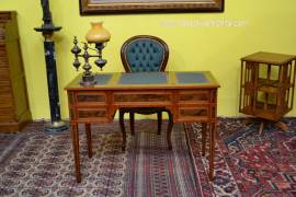 Scrittoio da centro stile Luigi XVI piano in ecopelle verde 109 cm.