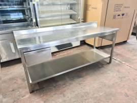 TAVOLO NEUTRO INOX CON RIPIANO USATO 