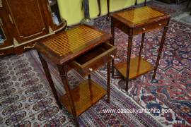 Coppia di tavolini stile Luigi XVI a scacchiera