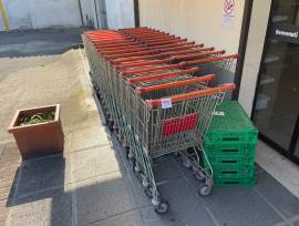 Carrelli, espositori e varie