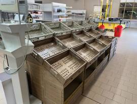 Carrelli, espositori e varie