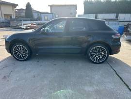 Autovettura Porsche Macan