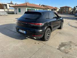 Autovettura Porsche Macan