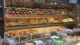 PANIFICIO  140  MQ. CON FORNO  9  CAMERE  - ZONA CORSICO-CESANO-BUCCINASCO    NEGOZIO  DI 4  VETRINE