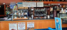 BAR  CAFFETTERIA  -  APERITIVI   CON   CUCINA   A CESANO BOSCONE  NEGOZIO   DI 100  MQ. OLTRE  DEHOR