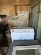 Pannelli fotovoltaici, batterie, inverter, kit di montaggio