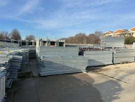 Ponteggi, attrezzature da cantiere e pannelli