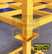 Bancali o pallet in ferro accatastabili con montanti 