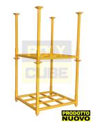 Bancali o pallet in ferro accatastabili con montanti 