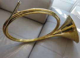 Corno da caccia in rame marchiato FRANCOIS PERINET Corno da caccia in rame marchiato FRANCOIS PERINET