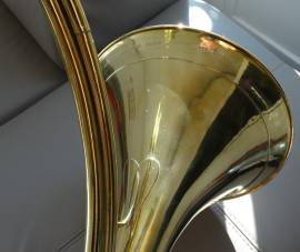 Corno da caccia in rame marchiato FRANCOIS PERINET Corno da caccia in rame marchiato FRANCOIS PERINET