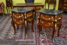 Coppia di comodini stile Luigi XV con piano in marmo 