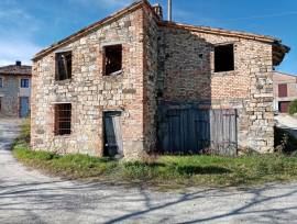 Rustico indipendente con giardino e terreno – Vista panoramica
