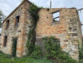 Rustico indipendente con giardino e terreno – Vista panoramica