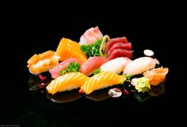 RISTORANTE GIAPPONESE  250 MQ.     150  POSTI  + DEHOR