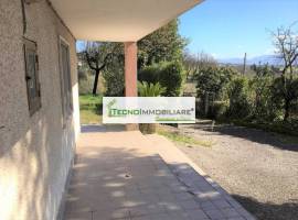 CASA INDIPENDENTE SU PIU' LIVELLI CON TERRENO