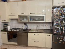 arredamento salone con angolo cottura