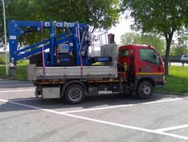 CAMION CON GRU TRASPORTO RIFIUTI MILANO