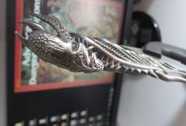 Coltello lama Fantasy Alien con stand, da collezione