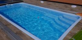 piscina in vetroresina 6,1x3,0x1,5 scale interne impostato