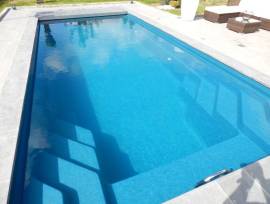 piscina in vetroresina 8,5x3,65x1,5 scale interne impostato