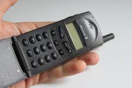 Cellulare Vintage Ericsson T18s - NON FUNZIONANTE X RICAMBI