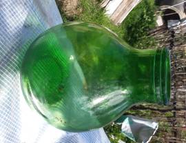 Damigiana antica in vetro di colore verde, a bocca larga, 