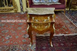 Comodino stile Luigi XV a due cassetti intarsiato