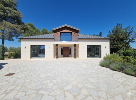 Lecce via Merine villa in parco 