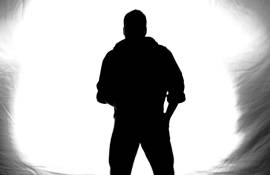 Uomo viaggiatore cerca amicizia femminile e complicità