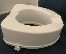 RIALZO WC con fissaggio laterale ad altezza 14 cm 