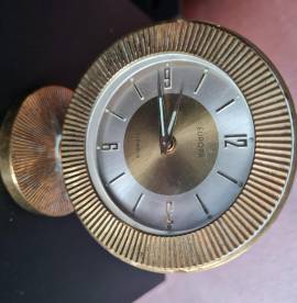 Sveglia da tavolo  EUROPA  . Vintage Anni '60 movimento   a carica manuale  funzionante . 