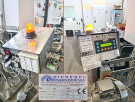 DUE ETICHETTATRICI SOPRA-SOTTO USATE 