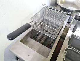 FRIGGITRICE SINGOLA VASCA CON CESTELLO USATA 