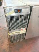 FRIGO A INCASSO MOTORE A BORDO USATO  