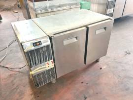 FRIGO A INCASSO MOTORE A BORDO USATO  